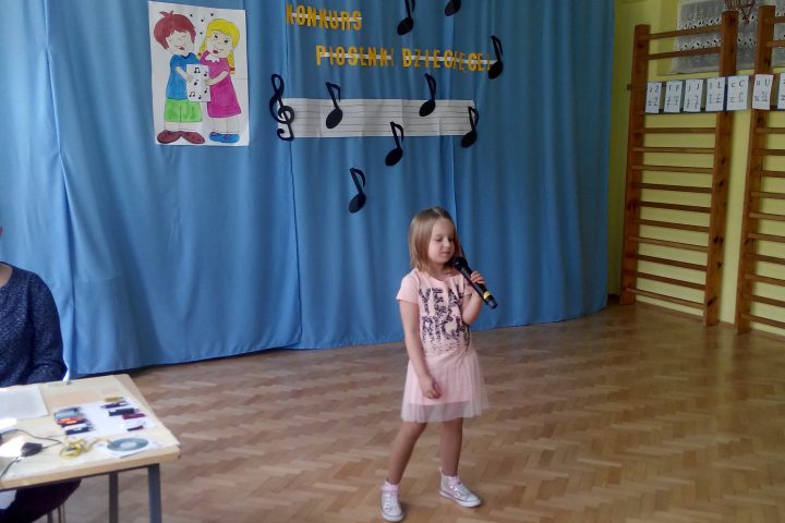 Więcej o: Udział 6 letniej Julki Pokory w Konkursie Piosenki Dziecięcej !