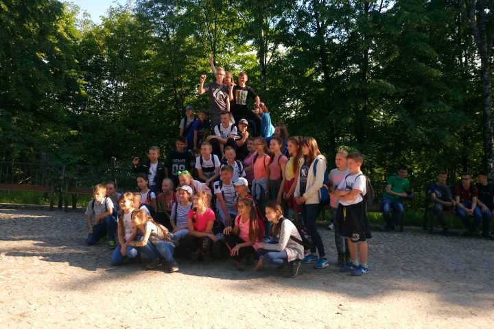 Więcej o: Niezapomniana wycieczka klas IV-VII w Góry Świętokrzyskie na Św. Krzyż   i do  Chęcin!